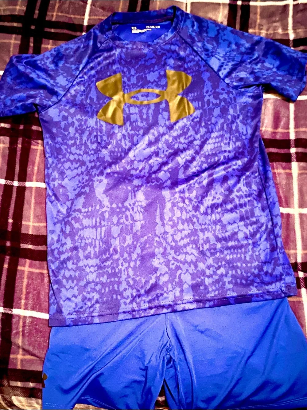 Under armour lot of 5 youth boys outfits